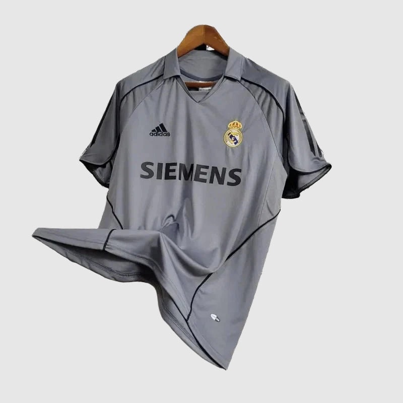 Camisa Real Madrid Away Retrô 2005/06 II - Torcedor Masculino
