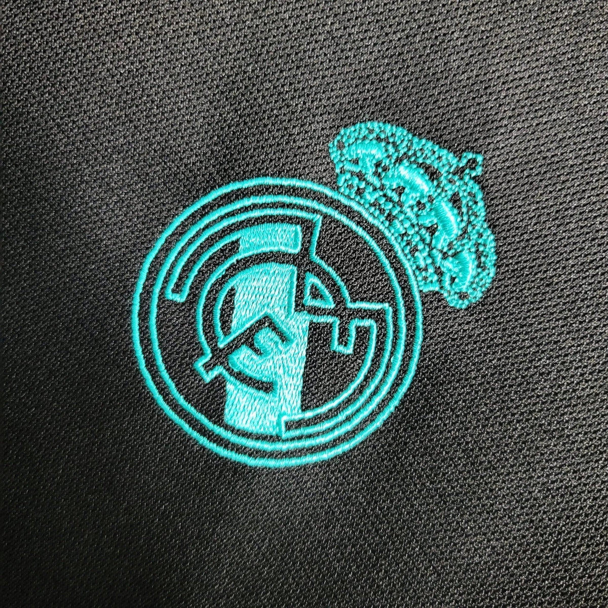 Camisa Real Madrid Away Retrô 2017/18 - Torcedor Masculino