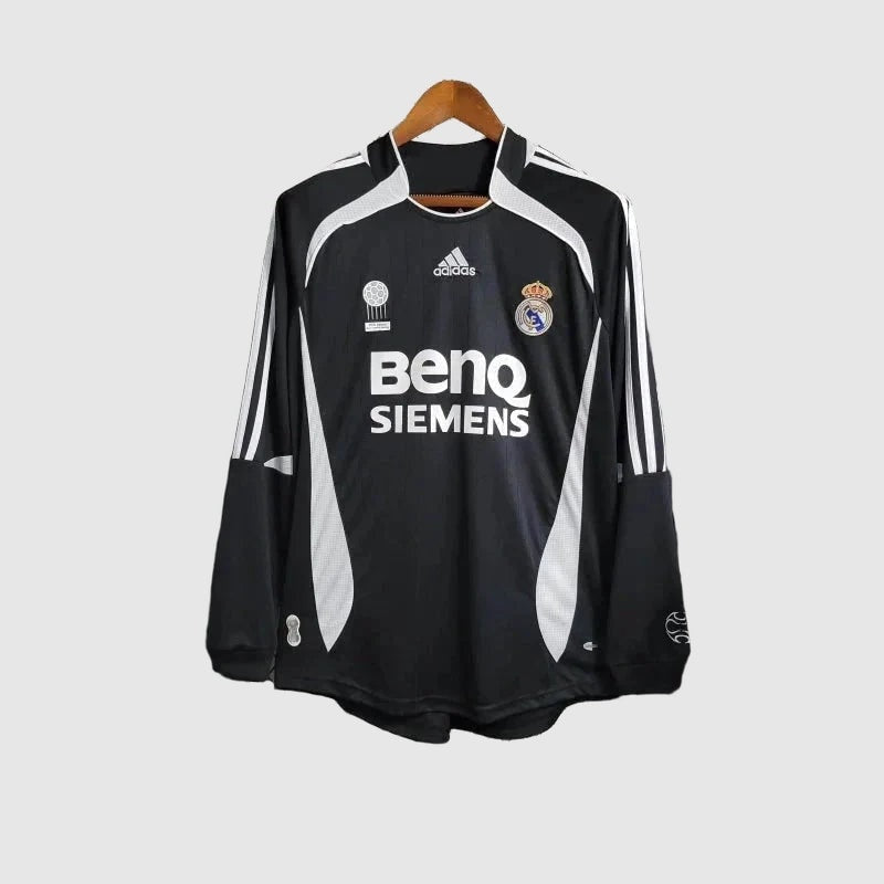 Camisa Real Madrid Retrô 2006/07 Two Guest Manga Longa - Torcedor Masculino