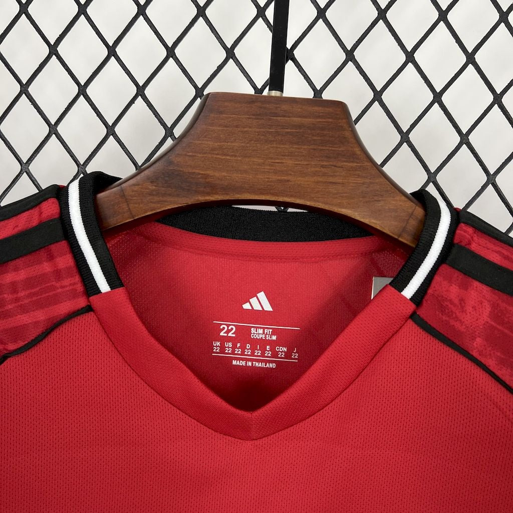 Conjunto Infantil Manchester United Home 2025/26