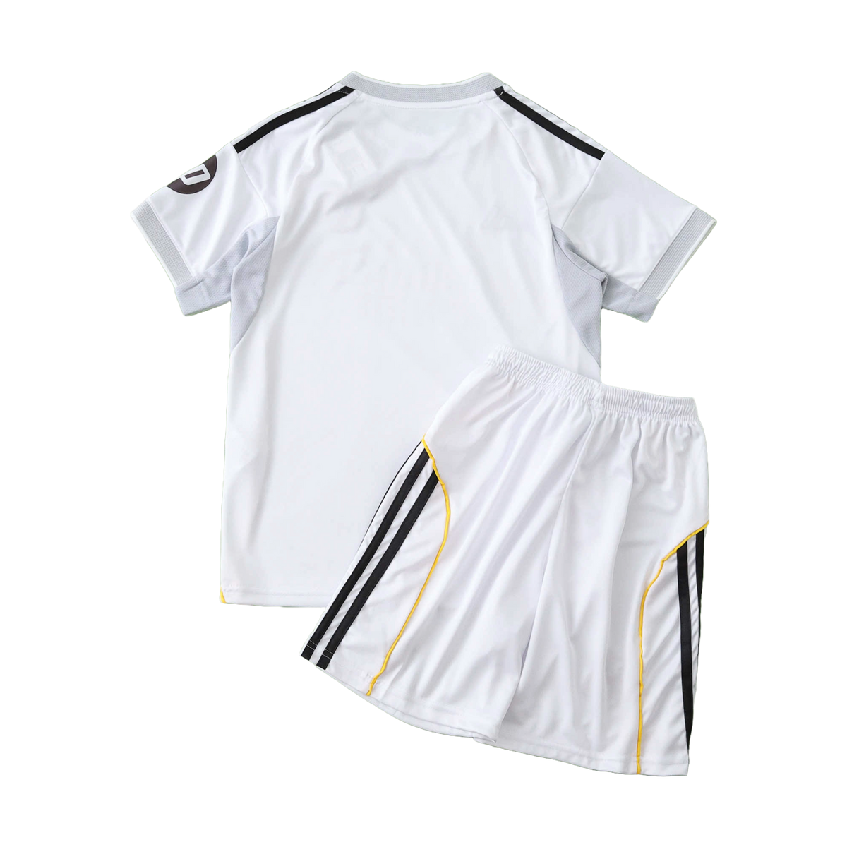 Conjunto Infantil Real Madrid Home 2025/26