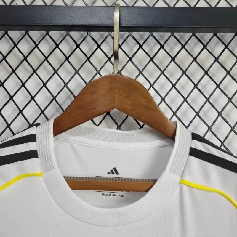 Conjunto Infantil Real Madrid Home 2025/26